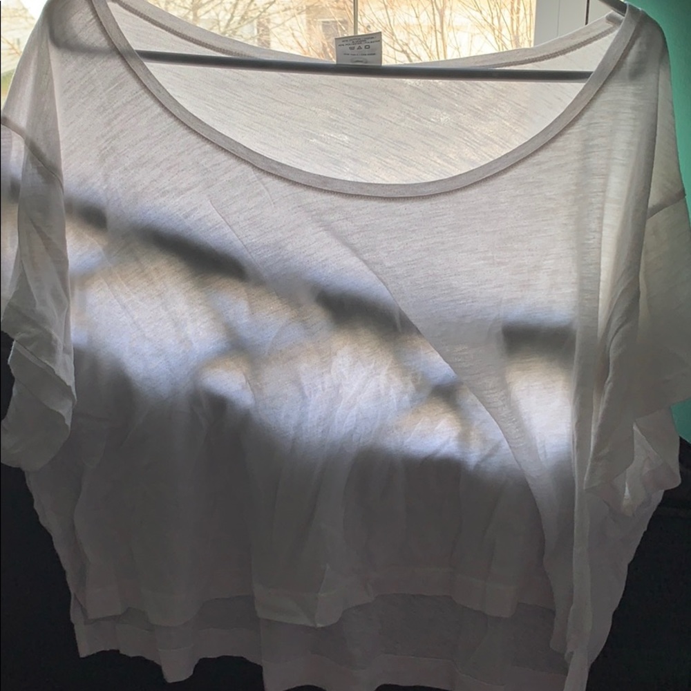 White loose crop top